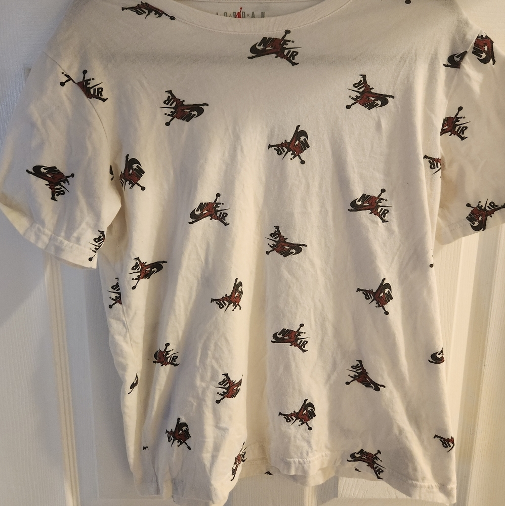 Jordan Shirt size XL *13-15 yrs*